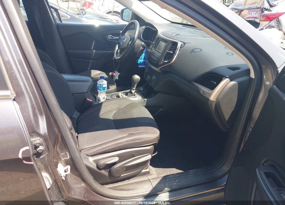 2015 JEEP CHEROKEE VIN: 1C4PJMCB2FW556249