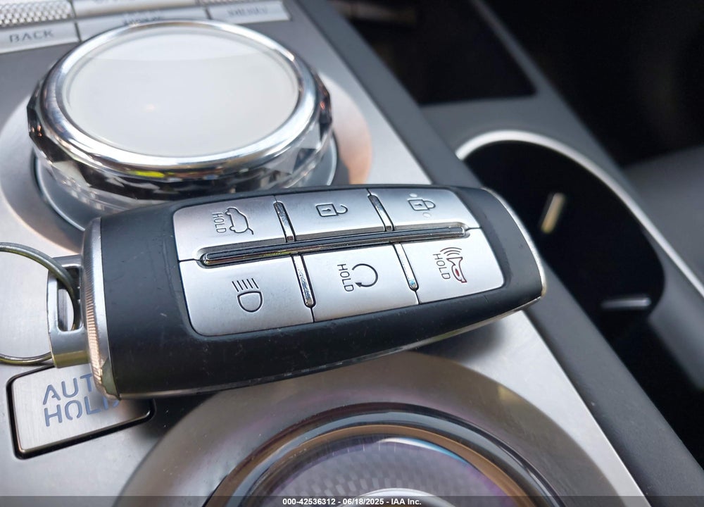 2024 GENESIS GV70 2.5T AWD VIN: 5NMMADTB8RH004460