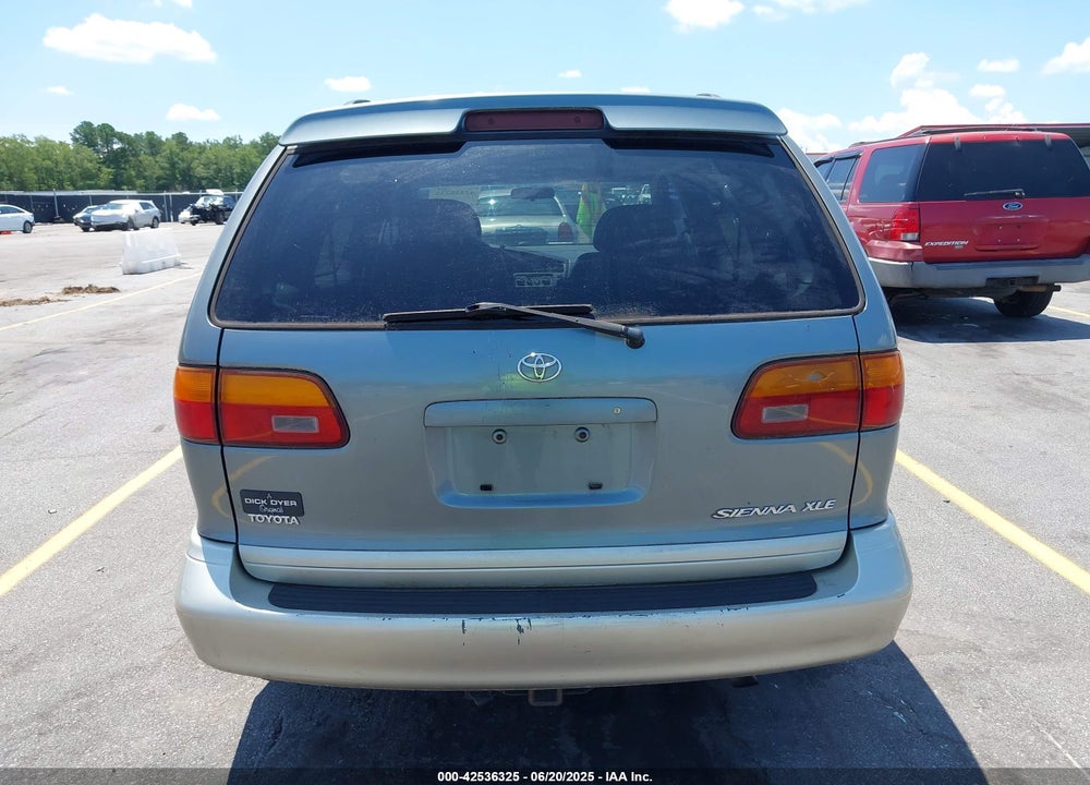 1999 TOYOTA SIENNA XLE VIN: 4T3ZF13C4XU118561
