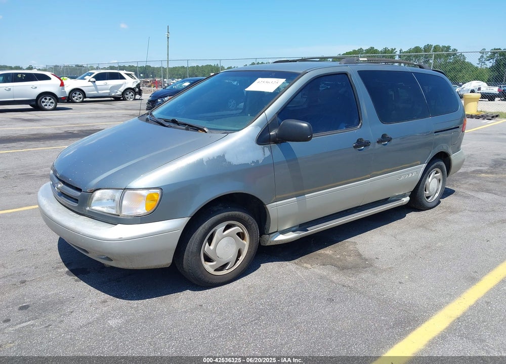1999 TOYOTA SIENNA XLE VIN: 4T3ZF13C4XU118561