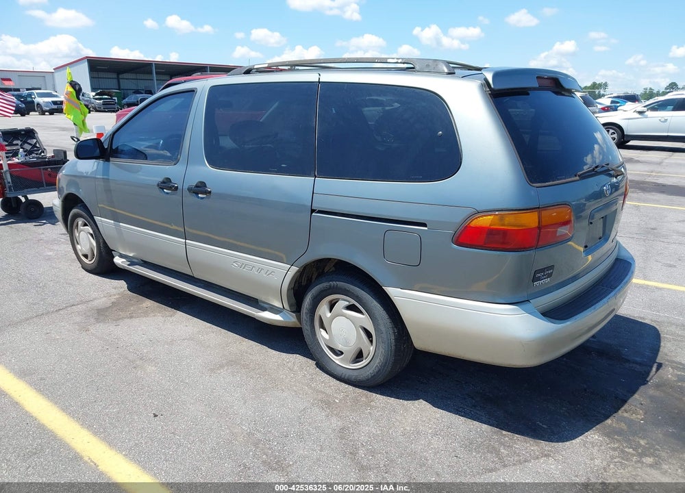 1999 TOYOTA SIENNA XLE VIN: 4T3ZF13C4XU118561