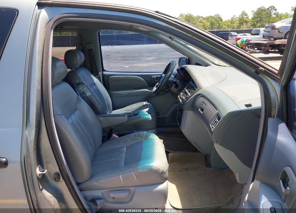 1999 TOYOTA SIENNA XLE VIN: 4T3ZF13C4XU118561