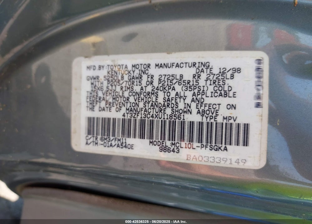 1999 TOYOTA SIENNA XLE VIN: 4T3ZF13C4XU118561