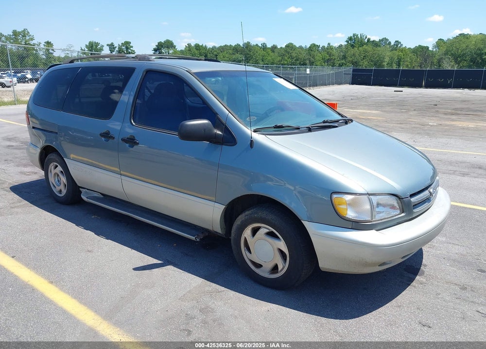 1999 TOYOTA SIENNA XLE VIN: 4T3ZF13C4XU118561