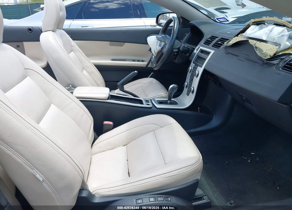 2013 VOLVO C70 VIN: YV1672MCXDJ140329