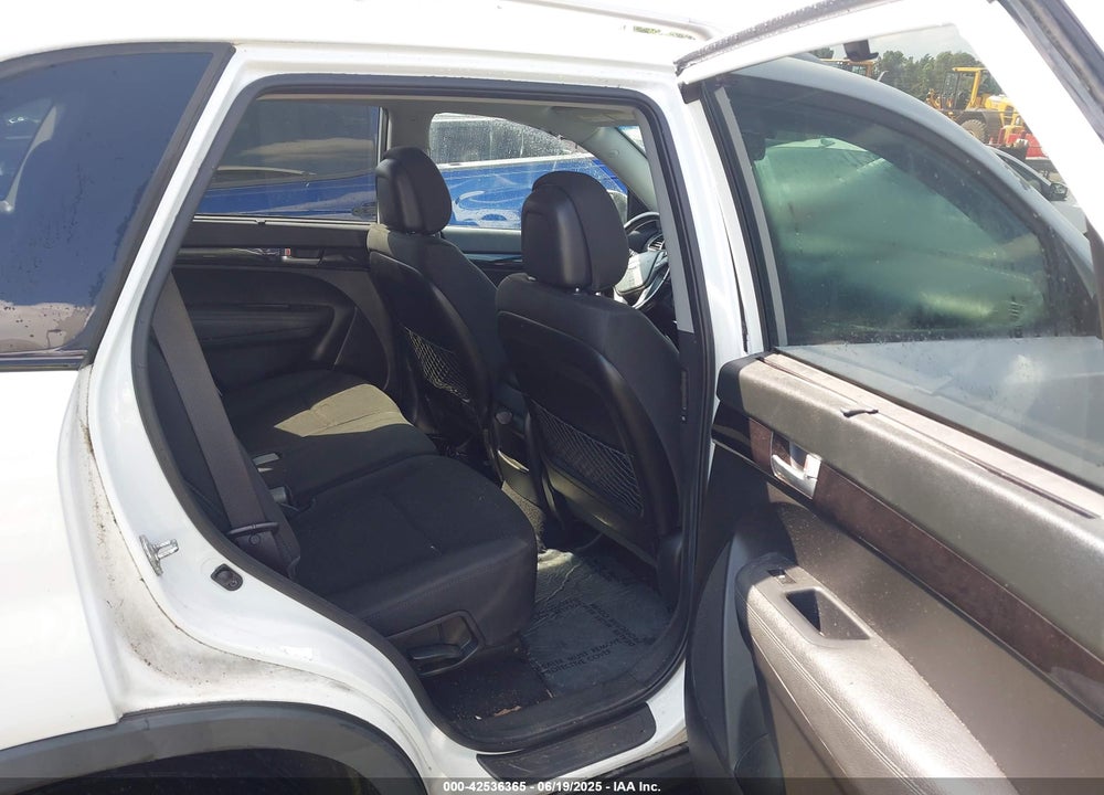 2015 KIA SORENTO VIN: 5XYKTDA6XFG551064