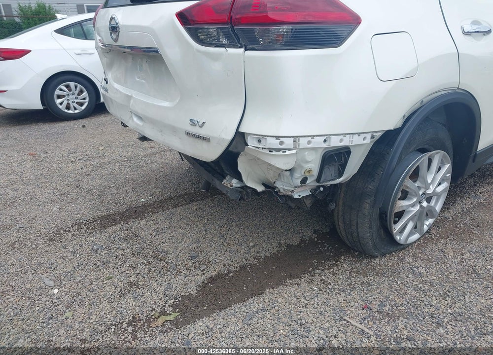 2018 NISSAN ROGUE VIN: 5N1ET2MT9JC802863