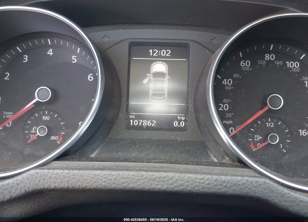 2017 VOLKSWAGEN PASSAT VIN: 1VWDT7A35HC037076