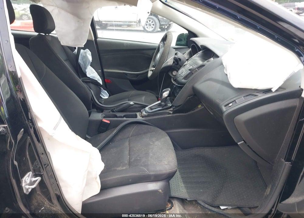 2018 FORD FOCUS VIN: 1FADP3E25JL299192