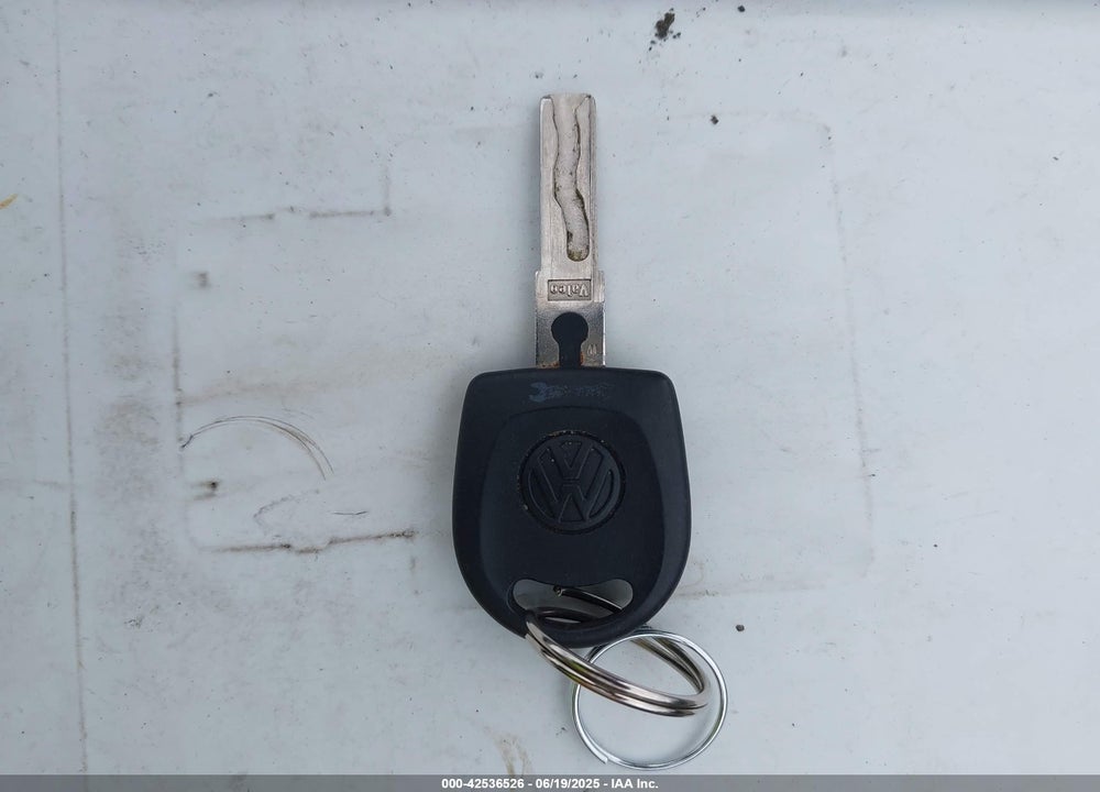 2008 VOLKSWAGEN BEETLE VIN: 3VWFW31C98M516849
