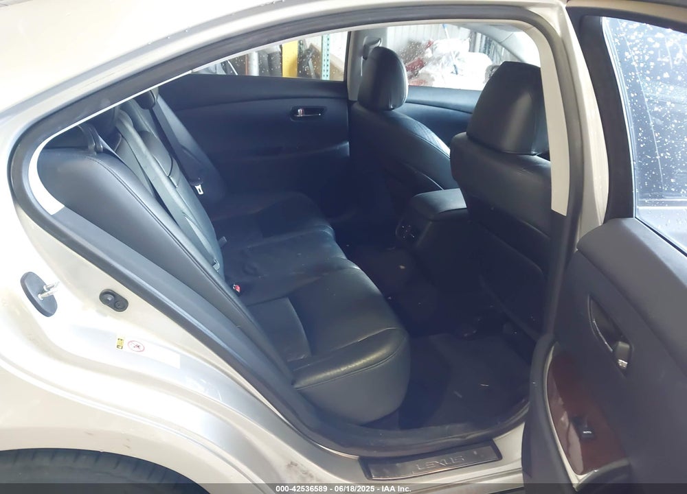 2011 LEXUS ES 350 VIN: JTHBK1EG3B2433008
