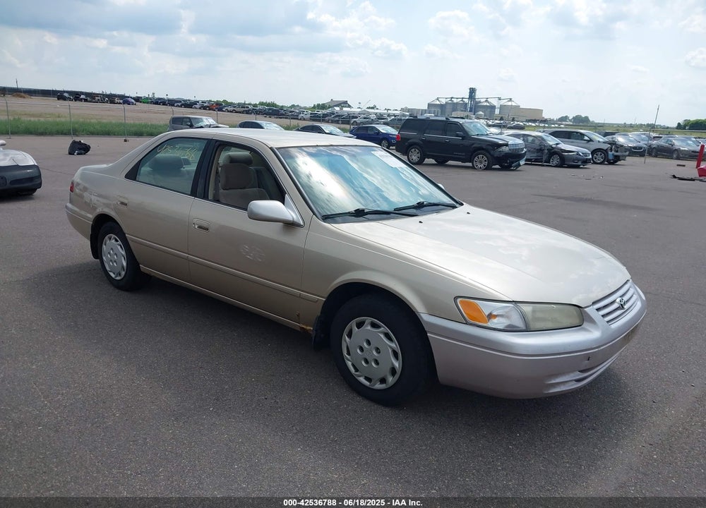1999 TOYOTA CAMRY LE VIN: JT2BG22K4X0371132