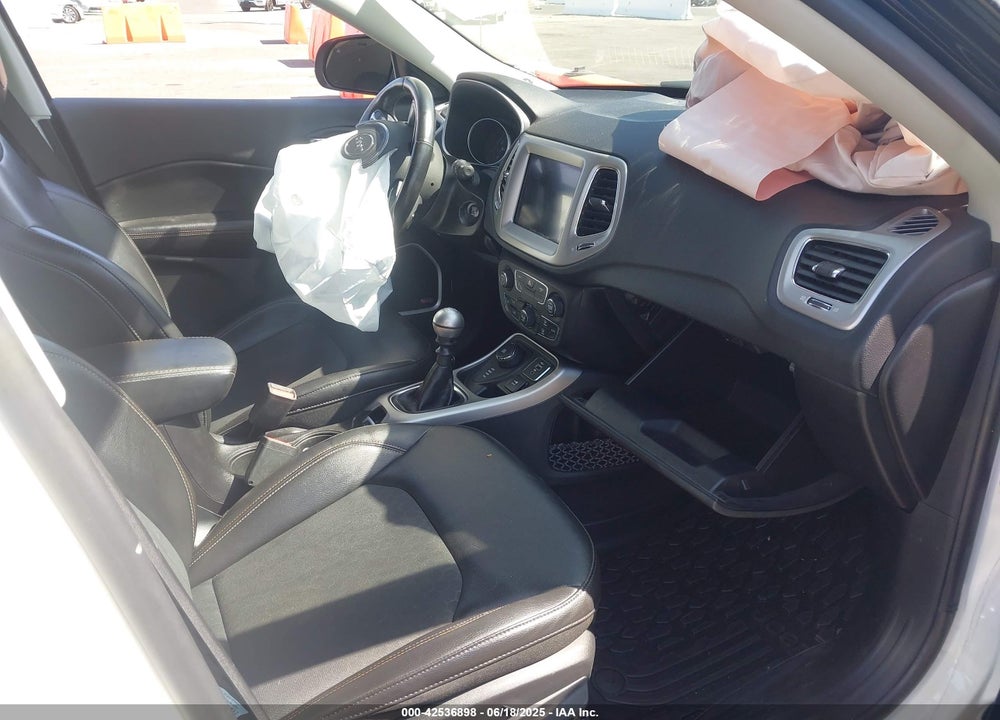 2019 JEEP COMPASS VIN: 3C4NJDBB5KT789289