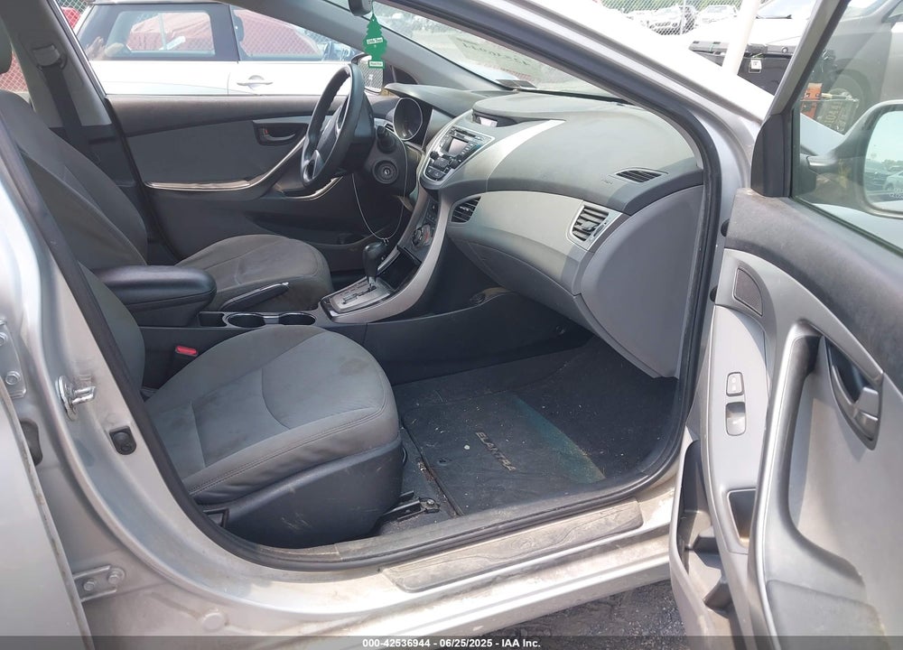 2013 HYUNDAI ELANTRA VIN: 5NPDH4AE4DH247574