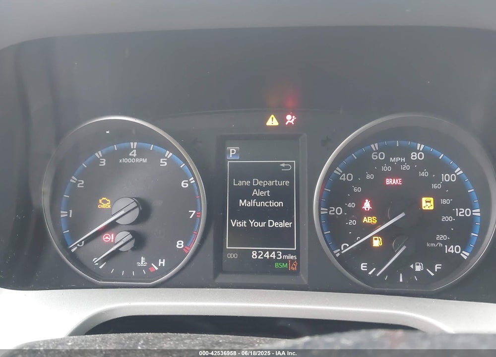 2018 TOYOTA RAV4 VIN: 2T3WFREV4JW469929
