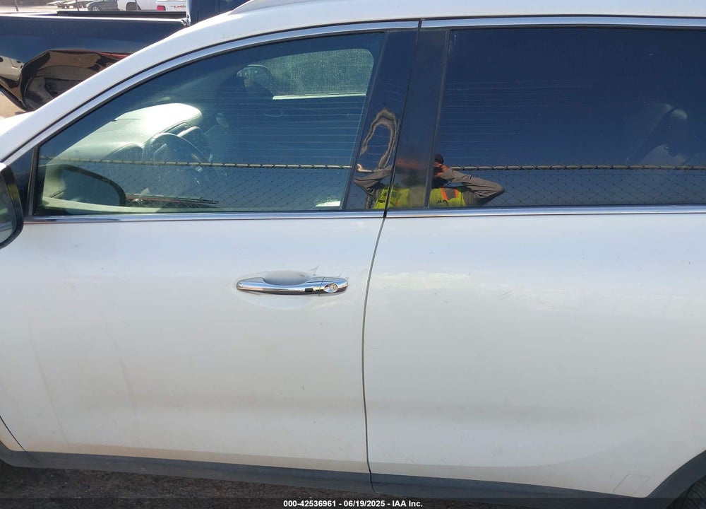 2017 KIA SORENTO VIN: 5XYPH4A50HG294904