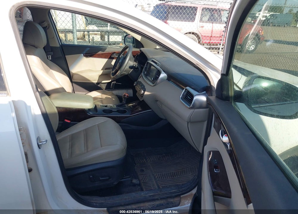 2017 KIA SORENTO VIN: 5XYPH4A50HG294904