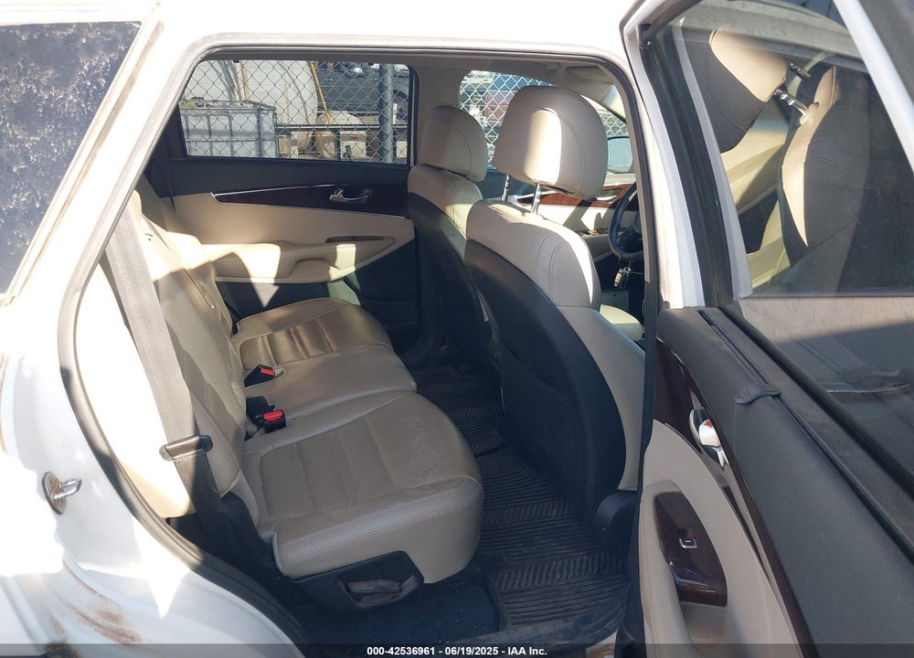 2017 KIA SORENTO VIN: 5XYPH4A50HG294904