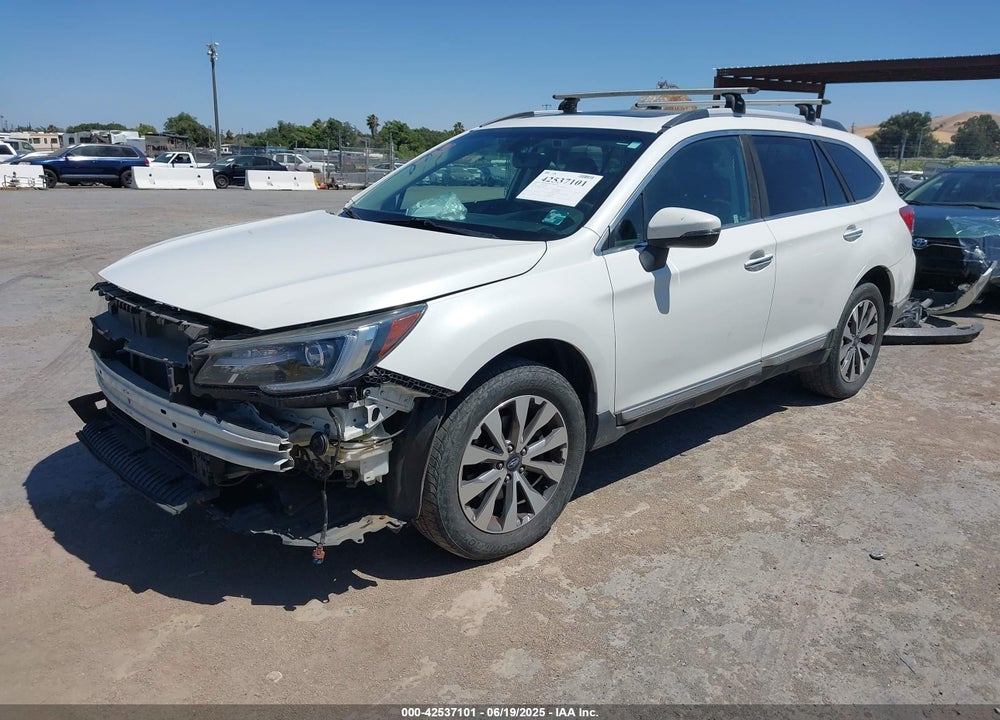 2018 SUBARU OUTBACK 2.5I TOURING VIN: 4S4BSATC5J3302975