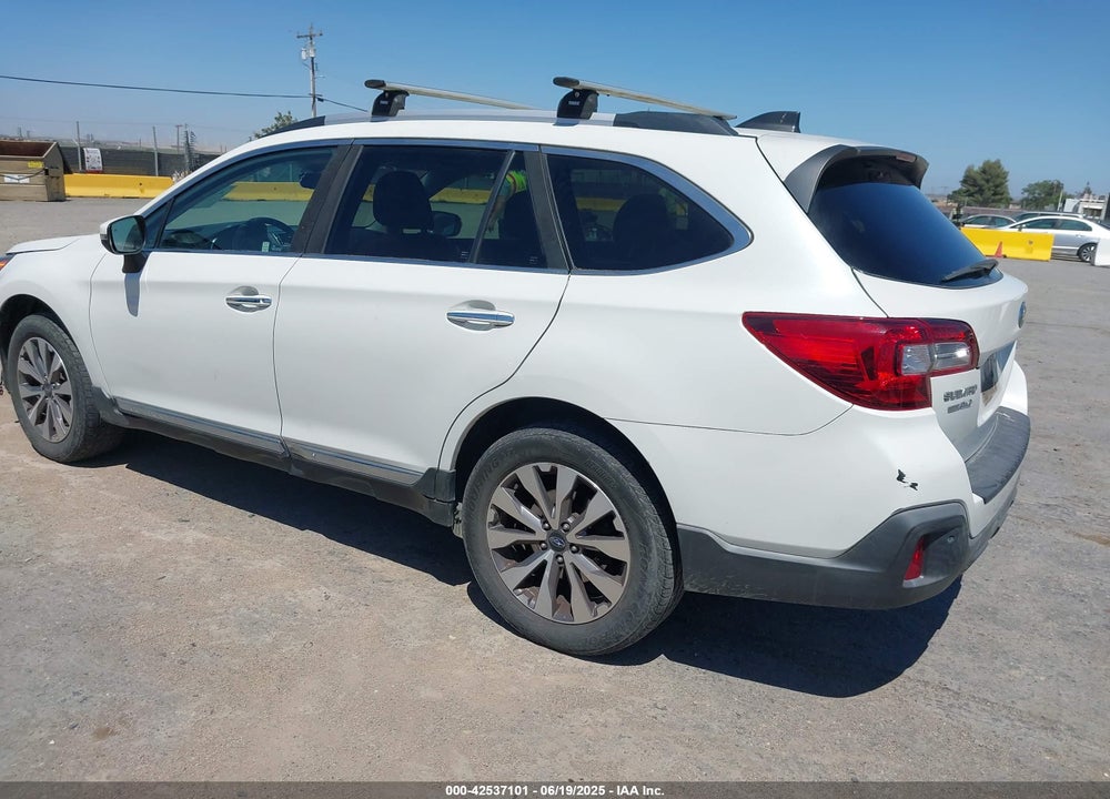 2018 SUBARU OUTBACK 2.5I TOURING VIN: 4S4BSATC5J3302975