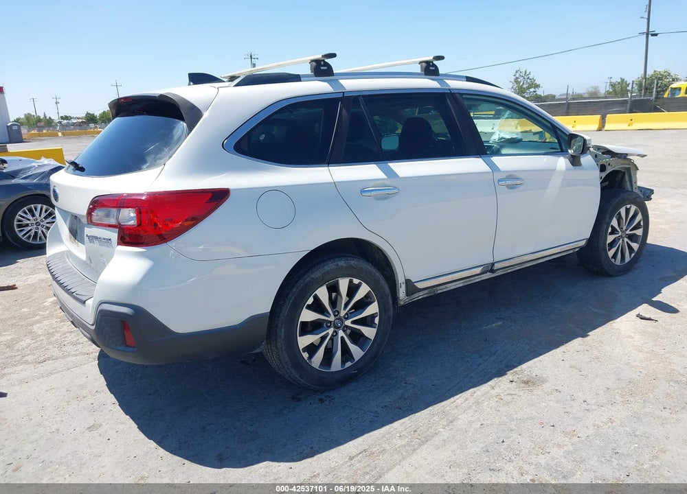 2018 SUBARU OUTBACK 2.5I TOURING VIN: 4S4BSATC5J3302975