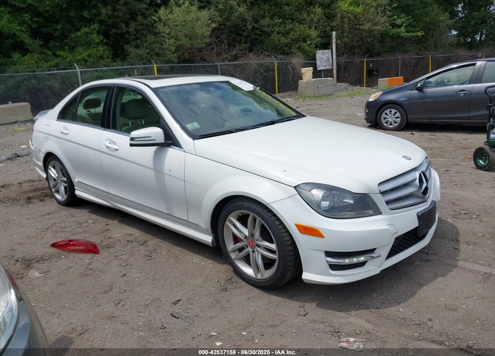2013 MERCEDES-BENZ C 300 LUXURY 4MATIC/SPORT 4MATIC VIN: WDDGF8AB1DA793939