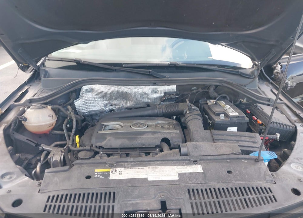 2017 VOLKSWAGEN TIGUAN VIN: WVGAV7AX5HW509161