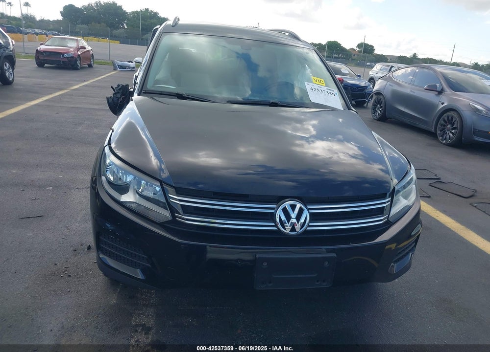 2017 VOLKSWAGEN TIGUAN VIN: WVGAV7AX5HW509161