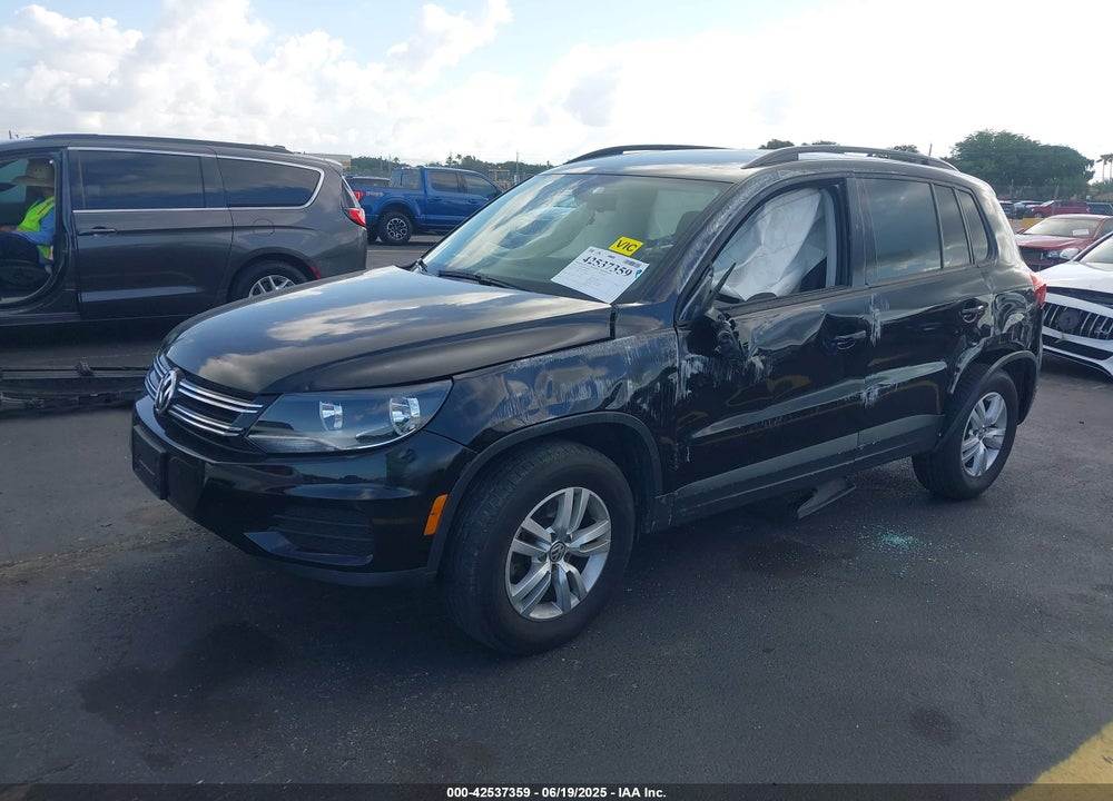 2017 VOLKSWAGEN TIGUAN VIN: WVGAV7AX5HW509161