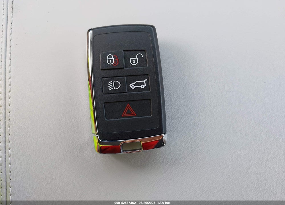 2025 LAND ROVER DEFENDER VIN: SALE27EU4S2418274