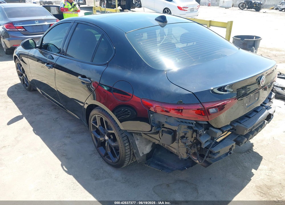 2020 ALFA ROMEO GIULIA VIN: ZARFAMAN1L7638302