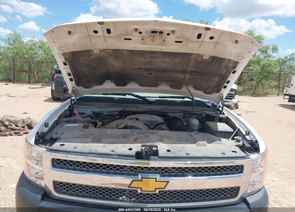 2009 CHEVROLET SILVERADO VIN: 1GCEC19089E111109