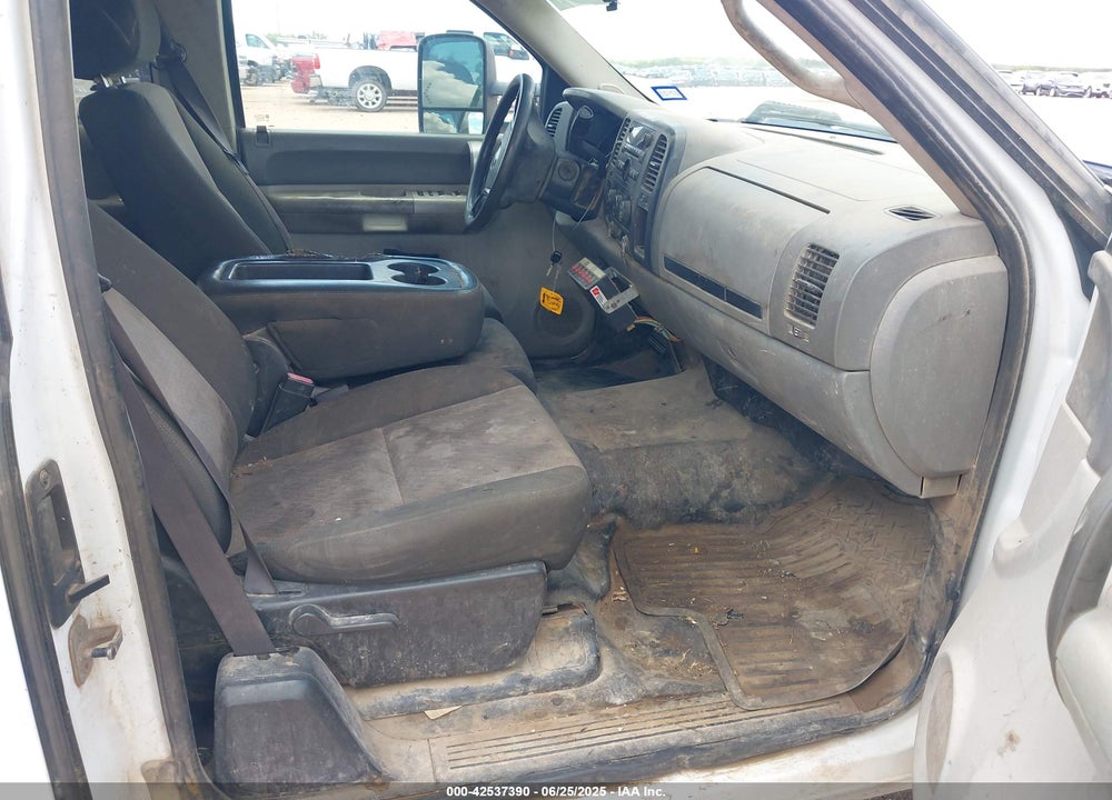 2009 CHEVROLET SILVERADO VIN: 1GCEC19089E111109
