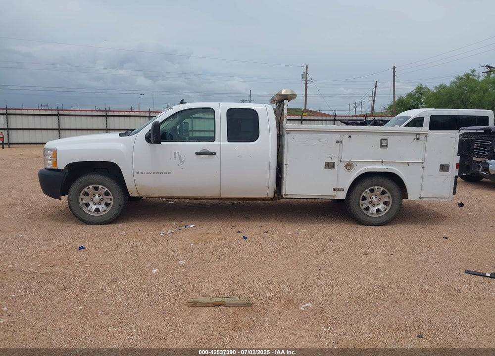 2009 CHEVROLET SILVERADO VIN: 1GCEC19089E111109