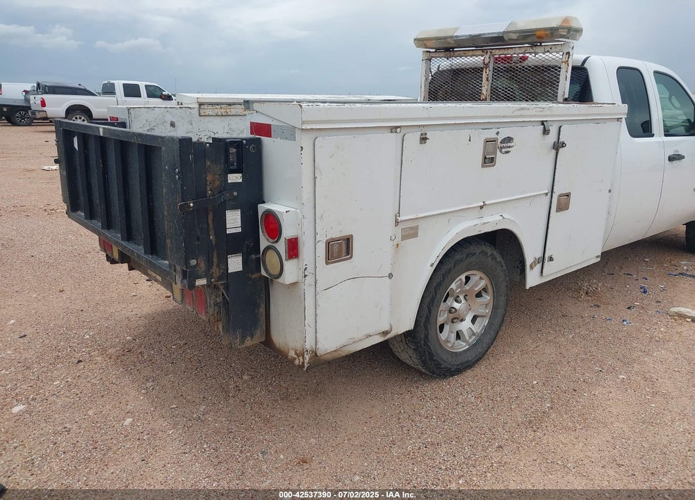 2009 CHEVROLET SILVERADO VIN: 1GCEC19089E111109