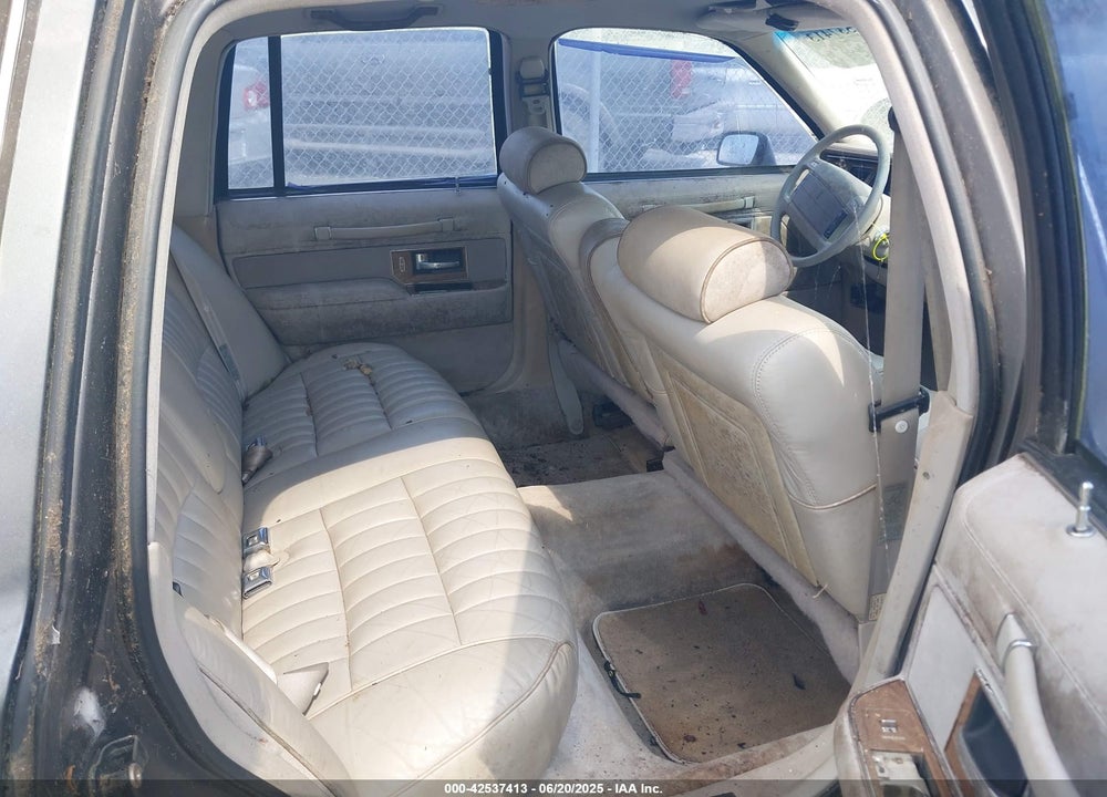 1991 LINCOLN TOWN CAR EXECUTIVE VIN: 1LNCM81W9MY732357