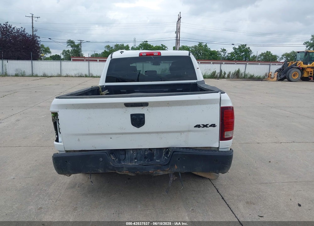 2024 RAM 1500 CLASSIC WARLOCK 4X4 5'7 BOX VIN: 1C6RR7LG1RS157592