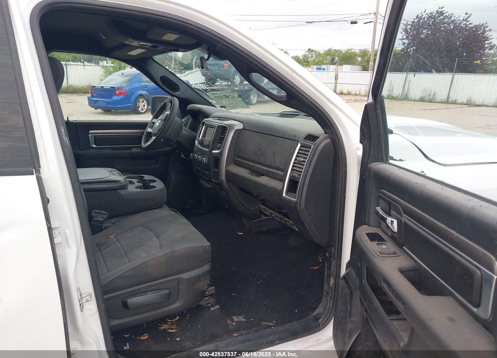 2024 RAM 1500 CLASSIC WARLOCK 4X4 5'7 BOX VIN: 1C6RR7LG1RS157592