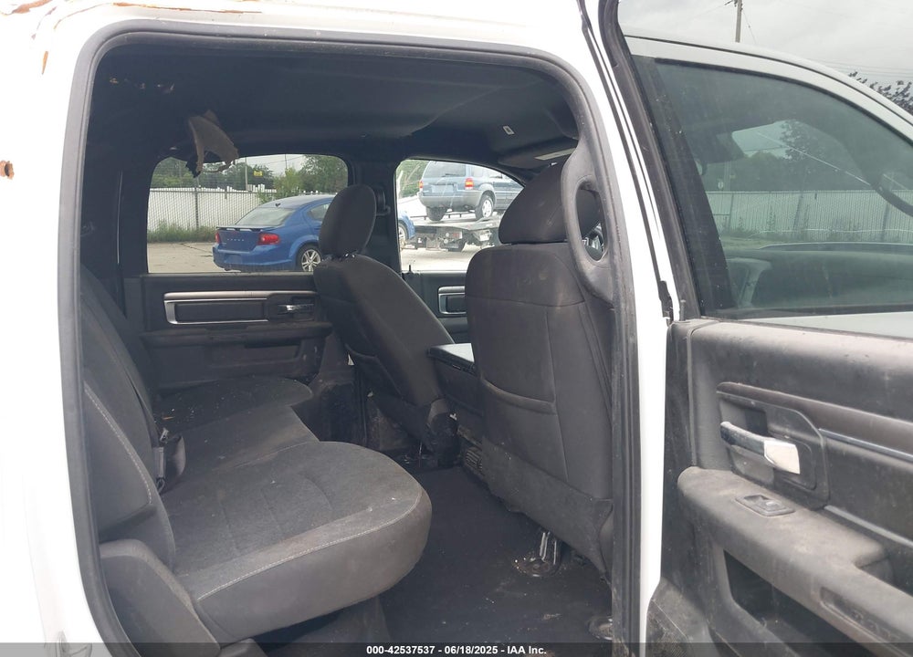 2024 RAM 1500 CLASSIC WARLOCK 4X4 5'7 BOX VIN: 1C6RR7LG1RS157592