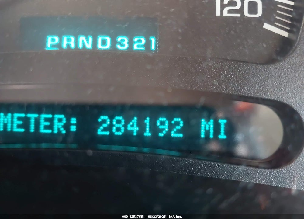 2005 CHEVROLET TAHOE LS VIN: 1GNEK13V45R138468