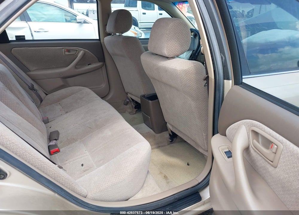 2000 TOYOTA CAMRY LE VIN: JT2BG22K4Y0423294