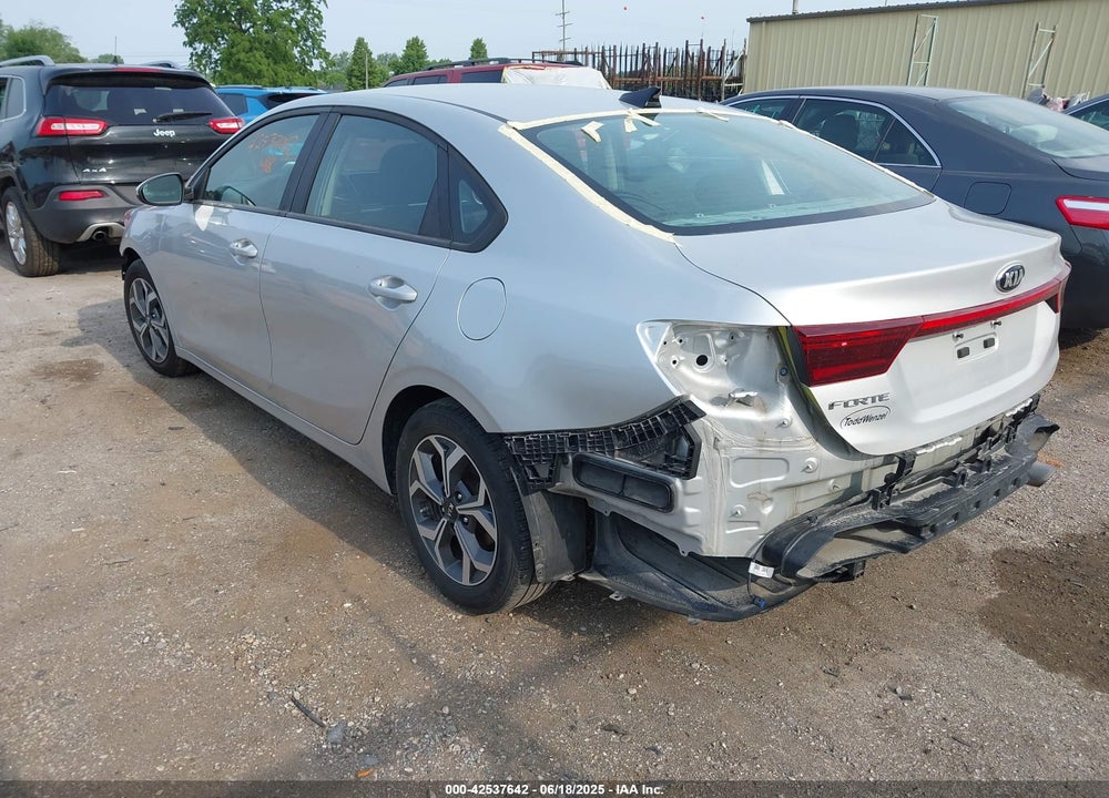 2021 KIA FORTE VIN: 3KPF24AD6ME377135
