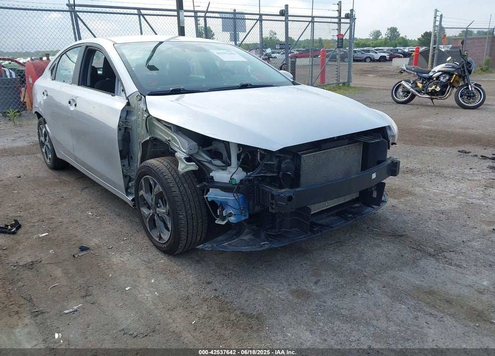 2021 KIA FORTE VIN: 3KPF24AD6ME377135