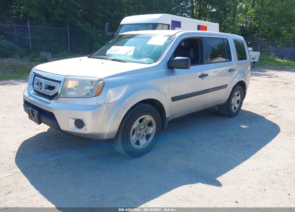 2011 HONDA PILOT LX VIN: 5FNYF4H27BB036500