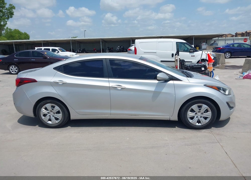 2016 HYUNDAI ELANTRA VIN: 5NPDH4AE4GH784479