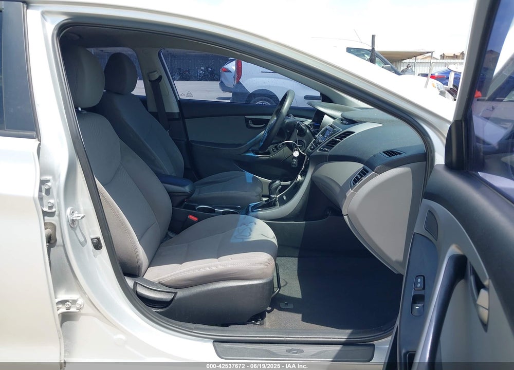2016 HYUNDAI ELANTRA VIN: 5NPDH4AE4GH784479