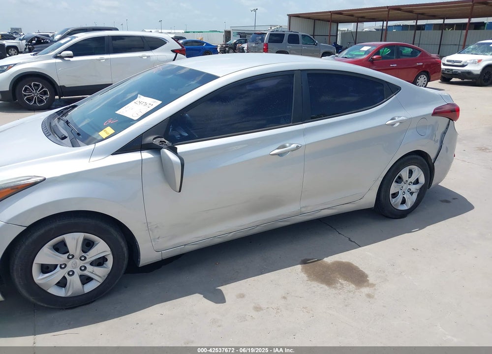 2016 HYUNDAI ELANTRA VIN: 5NPDH4AE4GH784479