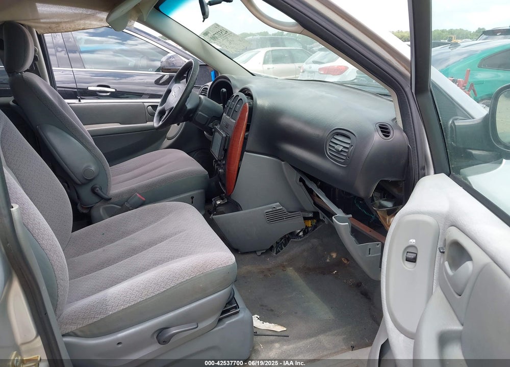 2006 CHRYSLER TOWN & COUNTRY LX VIN: 1A4GP44R56B751919