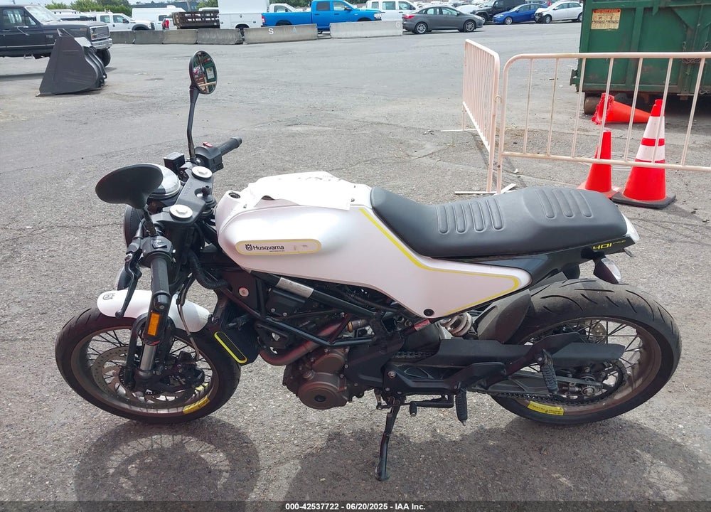 2018 HUSQVARNA VITPILEN 401 VIN: VBKUVJ400JM234831
