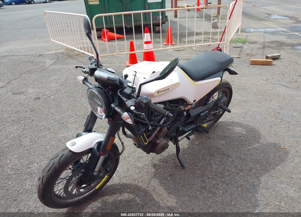 2018 HUSQVARNA VITPILEN 401 VIN: VBKUVJ400JM234831